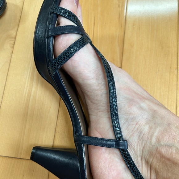 Navy sandals from Spain Size 8 - Picture 2 of 6